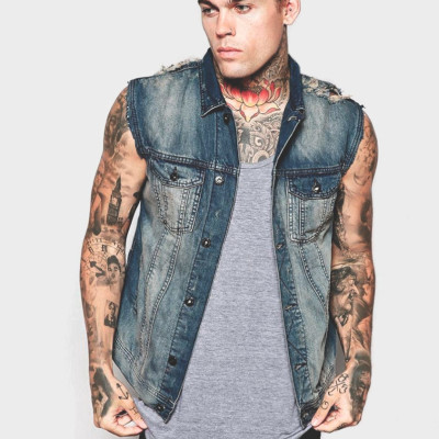 商務正裝青年白襯衣 