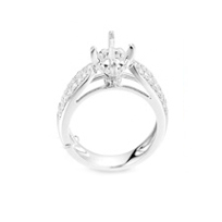 18K金鑲嵌鑽石戒指